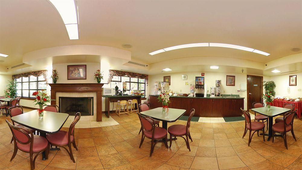 Clarion Inn&Suites Northwest Indianápolis Exterior foto
