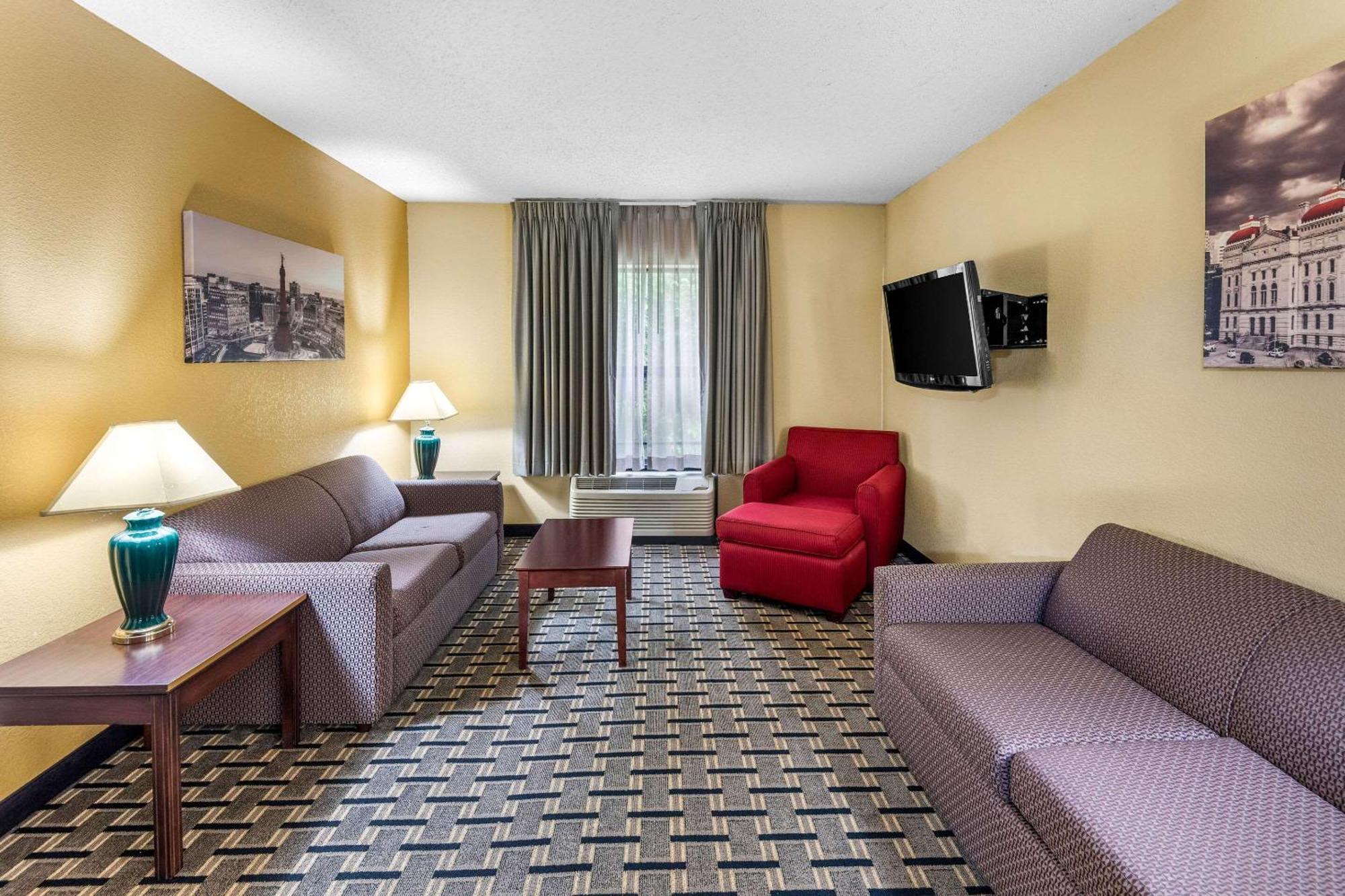 Clarion Inn&Suites Northwest Indianápolis Exterior foto