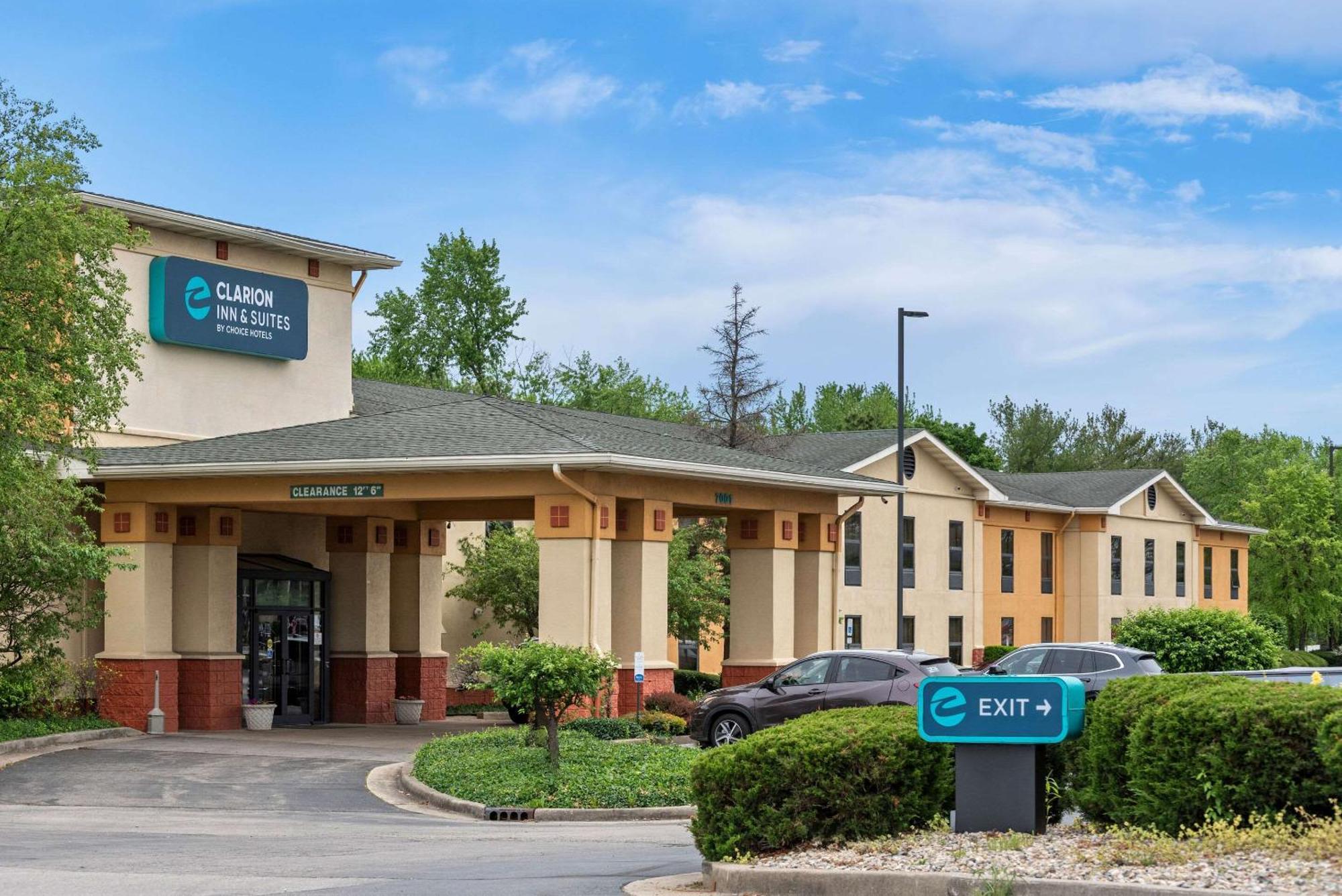 Clarion Inn&Suites Northwest Indianápolis Exterior foto
